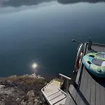 Prázdninový dům With Jetty And Boat By Hardangerfjorden *