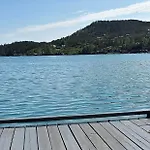 Prázdninový dům With Jetty And Boat By Hardangerfjorden Onarheim (Tysnes)