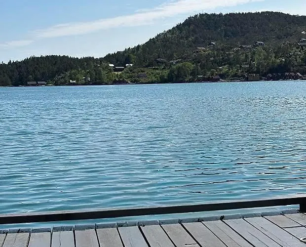 Nyaraló With Jetty And Boat By Hardangerfjorden Onarheim